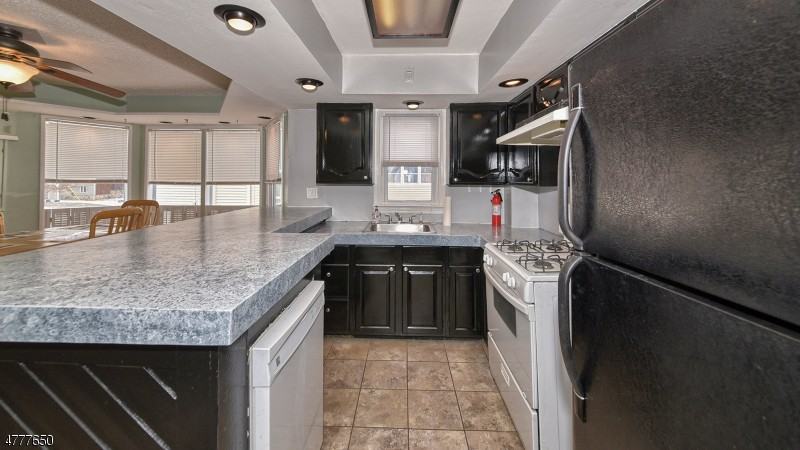 35 Manning Ave #1 - Photo 3 of 13