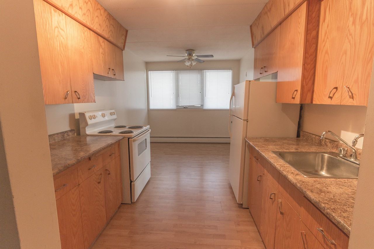 2945 Avonhurst Drive - Photo 3 of 8