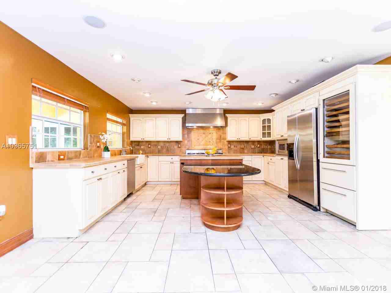 8395 Southwest 96th Street - Photo 2 of 15