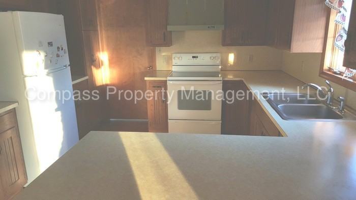 804 W Locust St - Photo 2 of 12