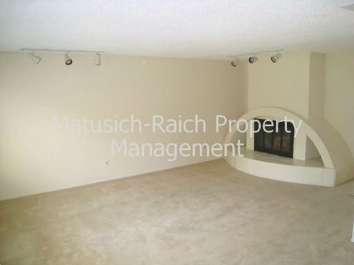 4664 Columbia River Ct - Photo 3 of 14