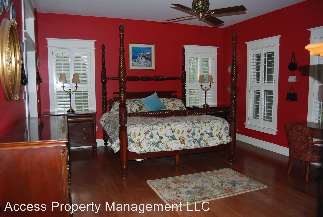 24090 Wildwood Rd - Photo 3 of 27