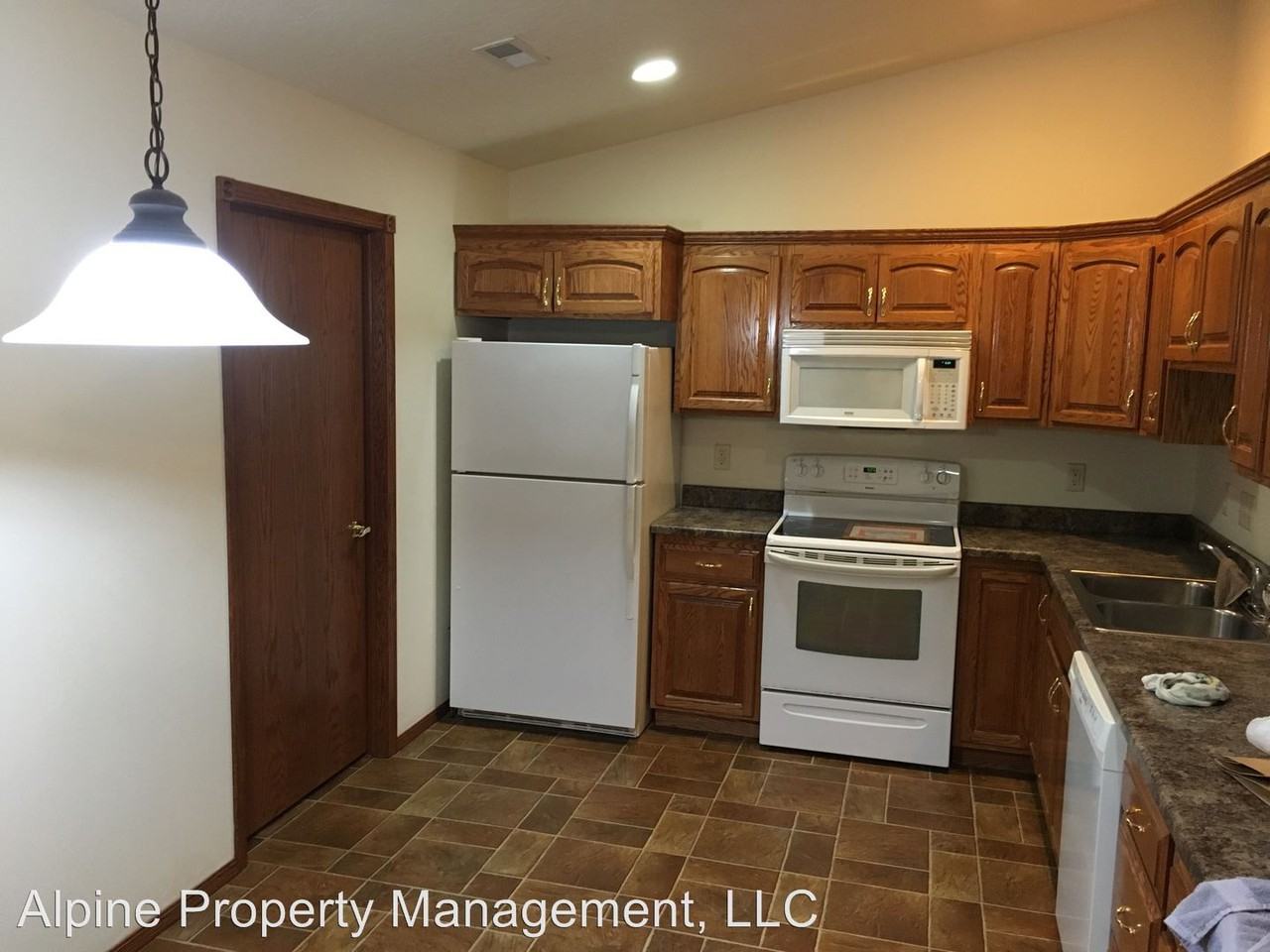 610 9th Ave - Photo 2 of 9