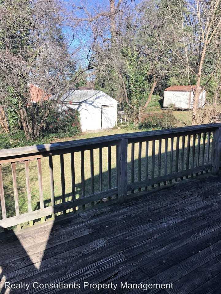 2640 Walker Ave - Photo 2 of 10