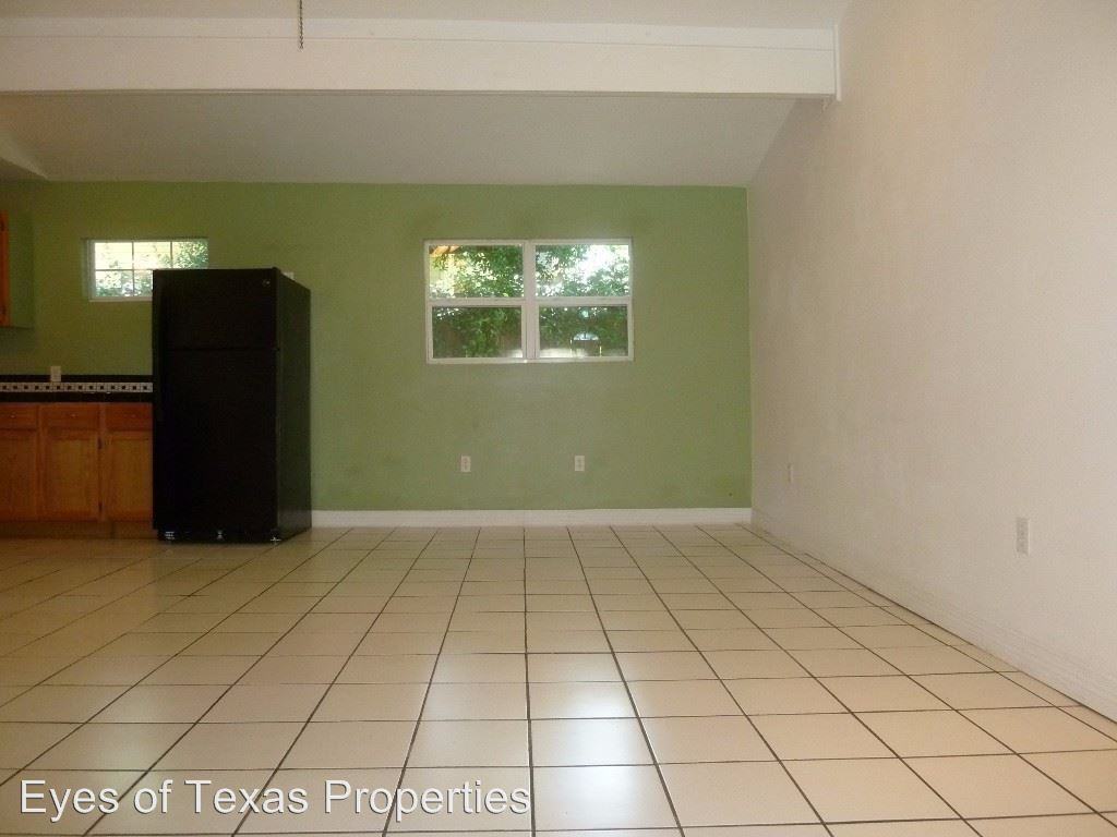 1806 W 30th St - Photo 3 of 14