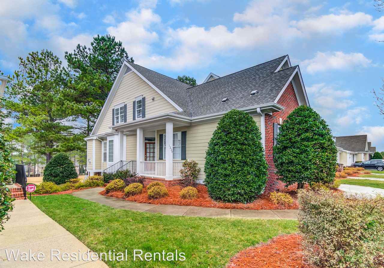 1220 FairView Club Dr - Photo 2 of 44