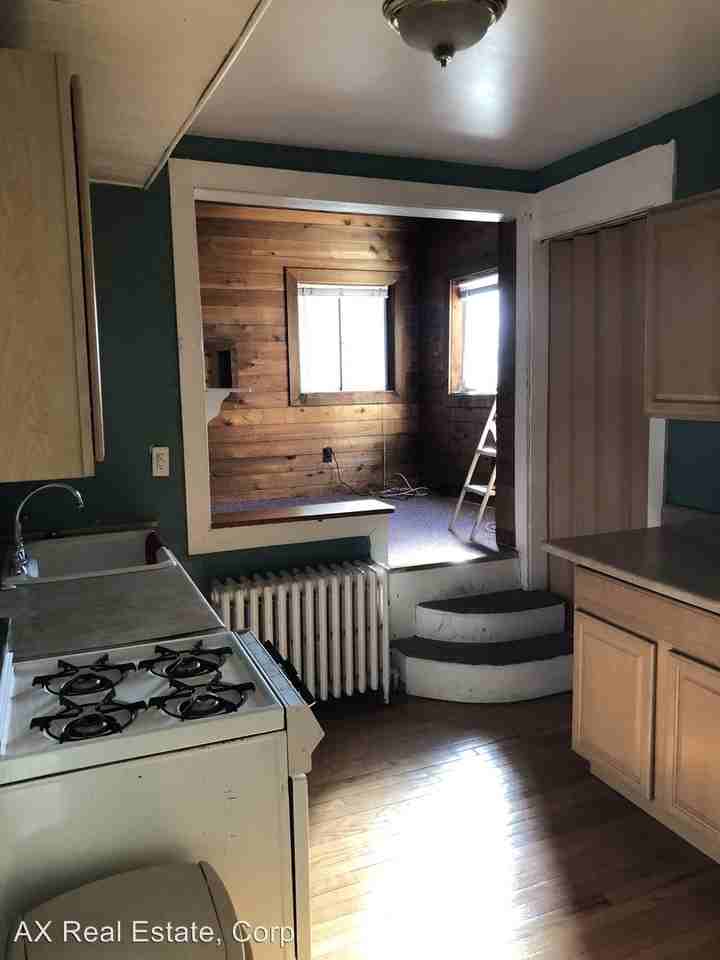 29 N Ferris St - Photo 2 of 5