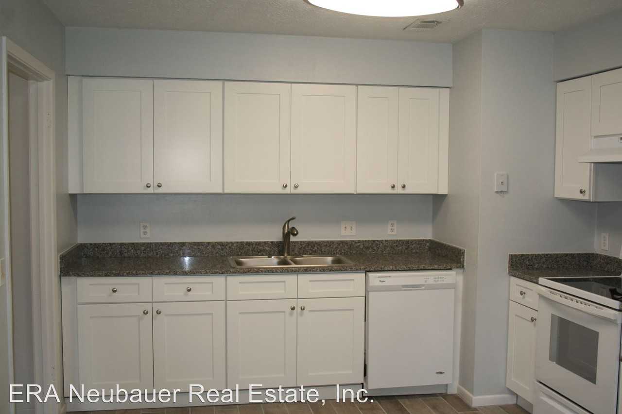 1132 S Comet Ave - Photo 2 of 13