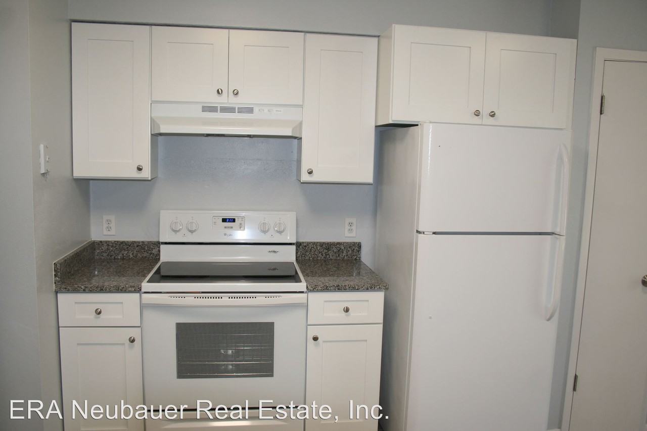 1132 S Comet Ave - Photo 3 of 13