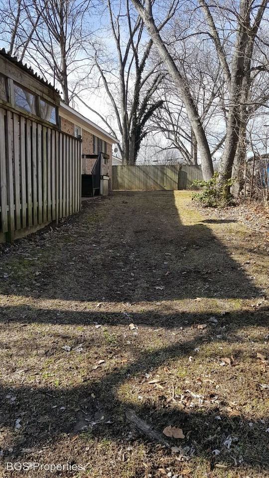 1020 Mickey Cir - Photo 2 of 9