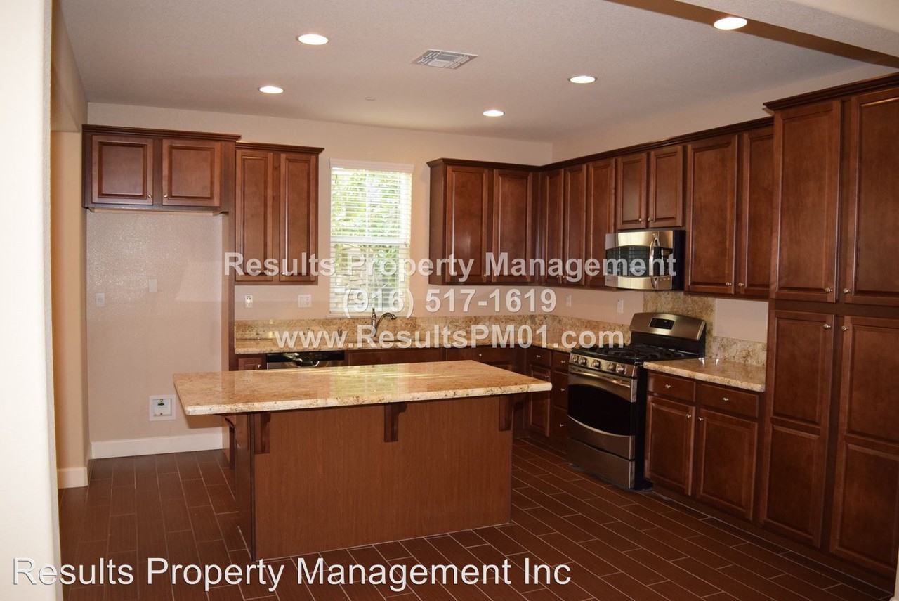 825 Macon Pl - Photo 2 of 9