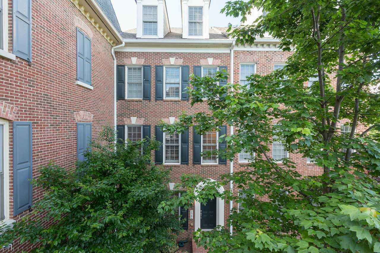 1746 Potomac Greens Dr - Photo 2 of 30