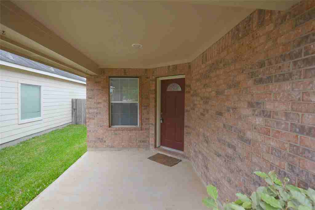 19114 Spring Meadows Ln - Photo 3 of 28