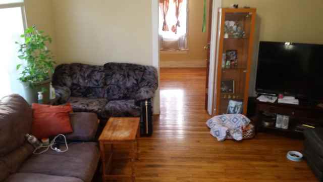 657 Wing St - Photo 3 of 8