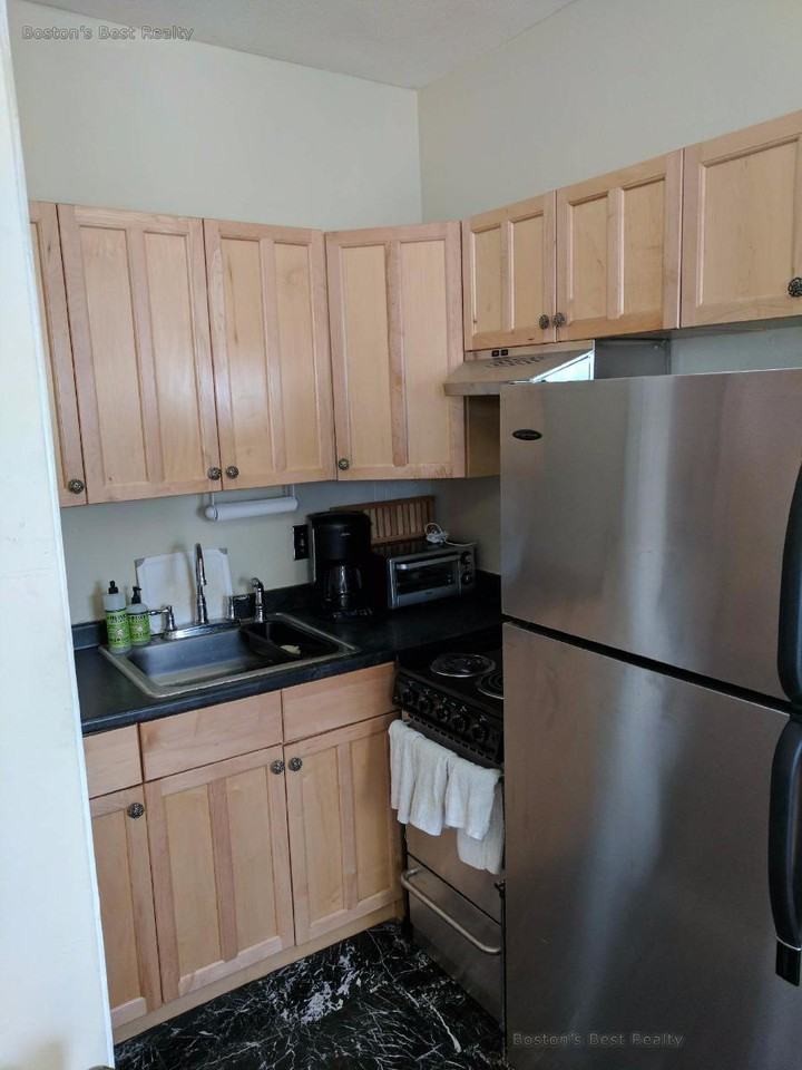 20 Concord Square - Photo 2 of 7