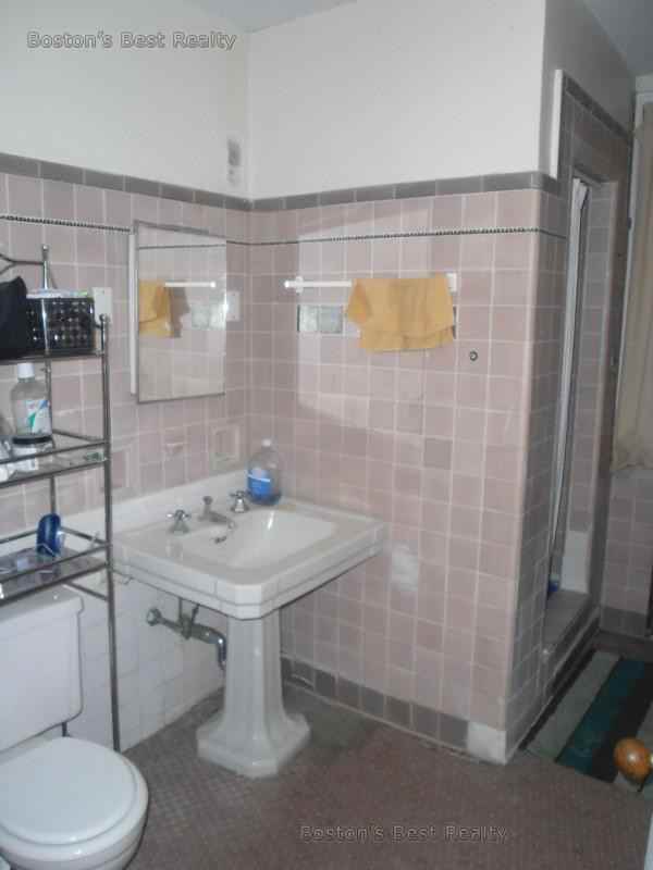 465 Park Dr - Photo 2 of 12