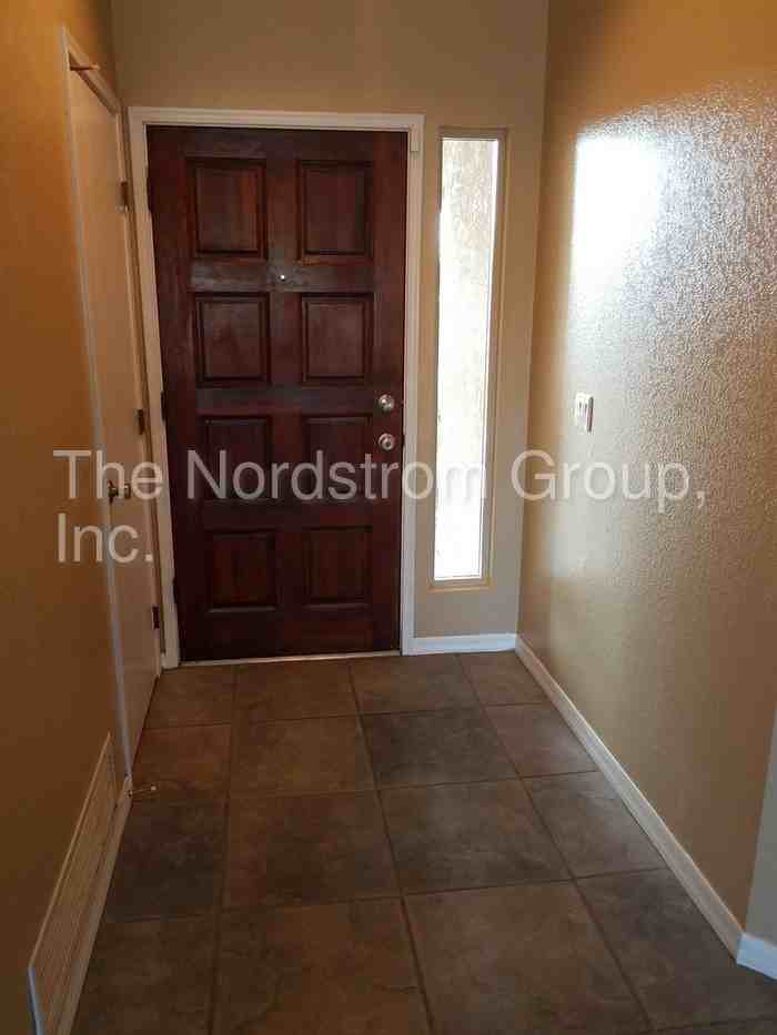 4780 W Hardy Rd - Photo 3 of 34