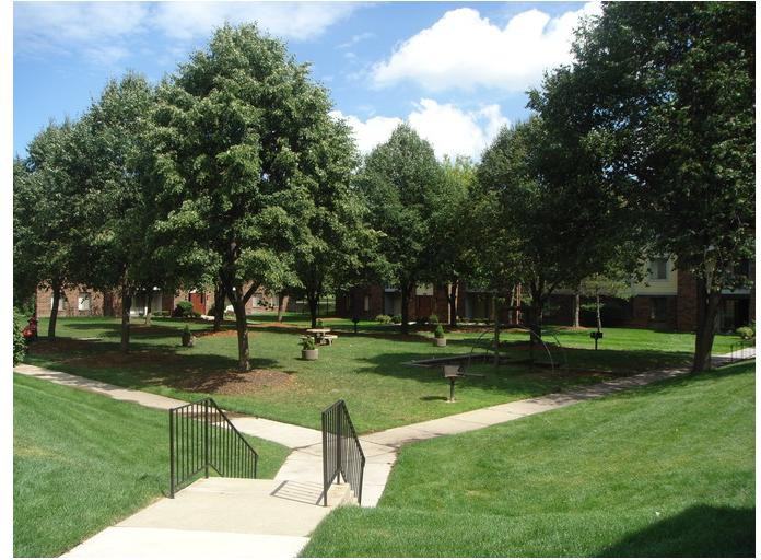Fenimore Court Apartments - Photo 2 of 11