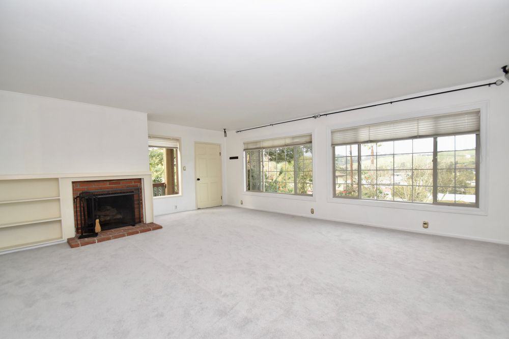 132 Carlotta Cir - Photo 2 of 15
