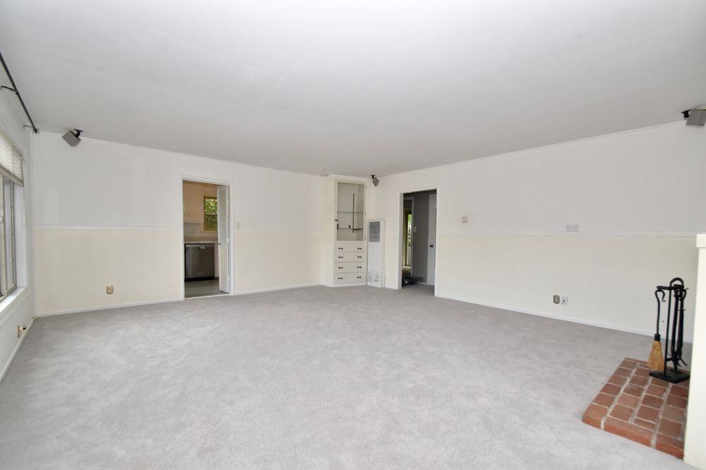 132 Carlotta Cir - Photo 3 of 15