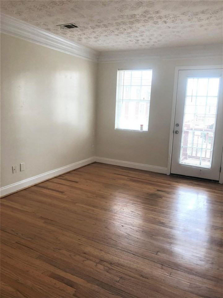 25 Bradley St SE - Photo 3 of 6