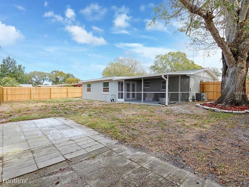 7746 15th Way N - Photo 2 of 25