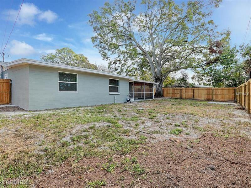 7746 15th Way N - Photo 3 of 25