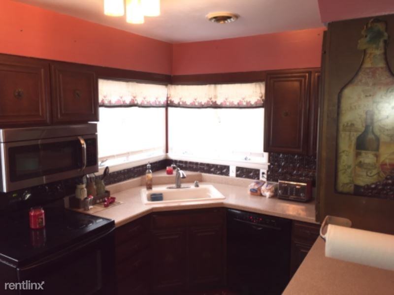 538 Elm Ave - Photo 2 of 8