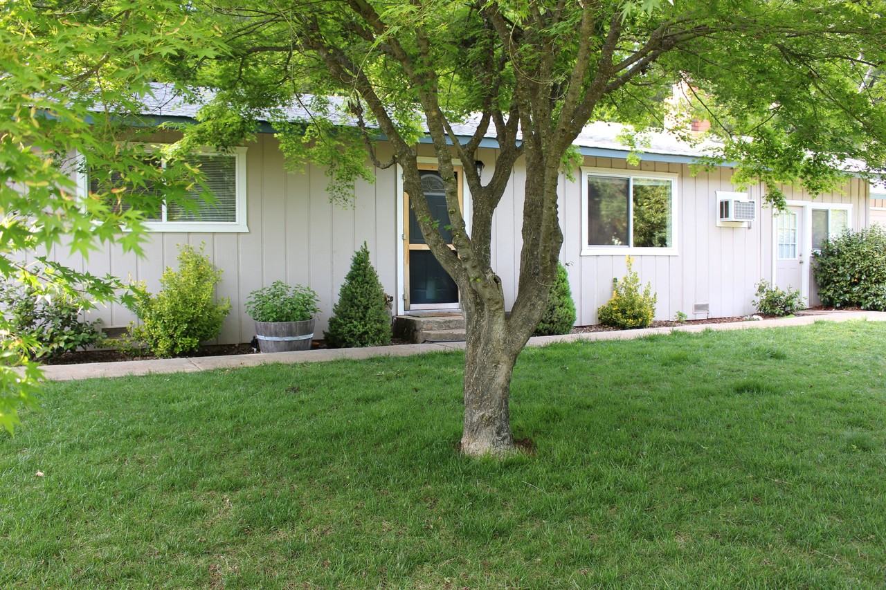 15511 Hinton Rd - Photo 2 of 14