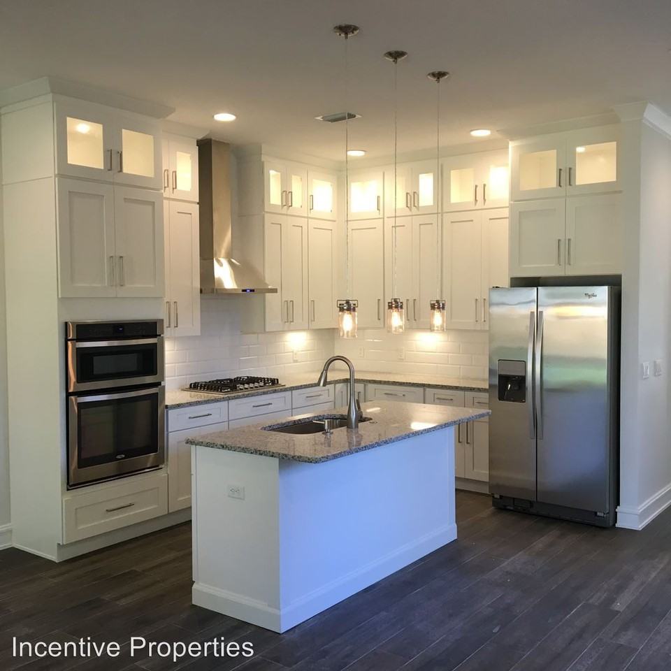 109 E Evans St - Photo 2 of 14