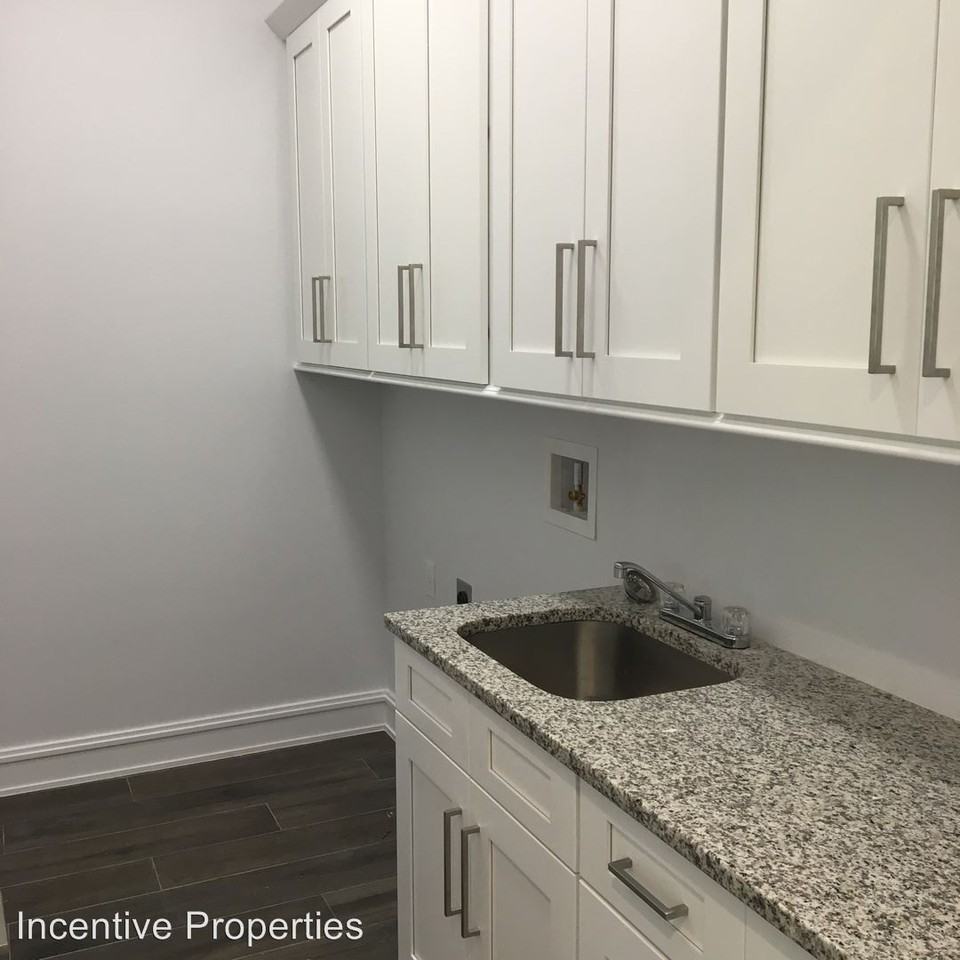109 E Evans St - Photo 3 of 14