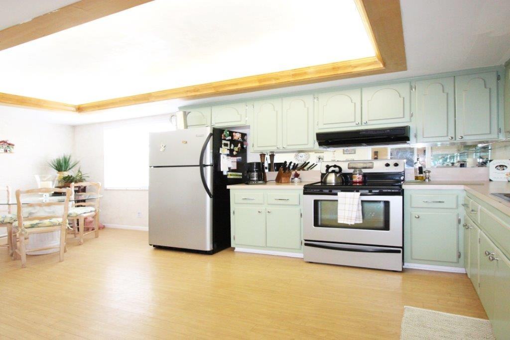 1290 SW 27th Pl - Photo 2 of 24