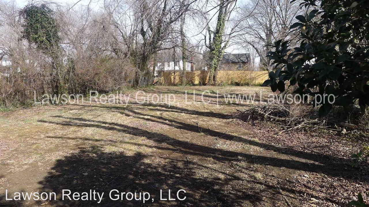 809 Queen Ave NW - Photo 3 of 16