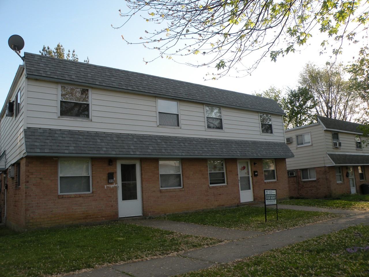 2616 Parkside Terrace - Photo 2 of 3