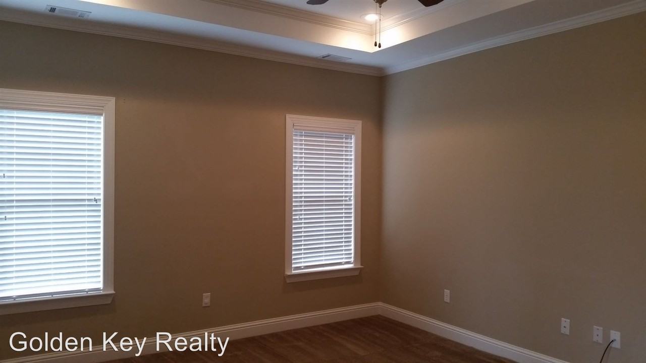 110 Fairfax Ct - Photo 2 of 25