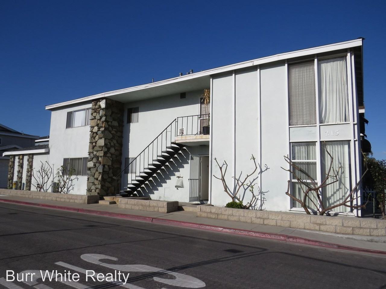 215 Prospect St - Photo 2 of 16