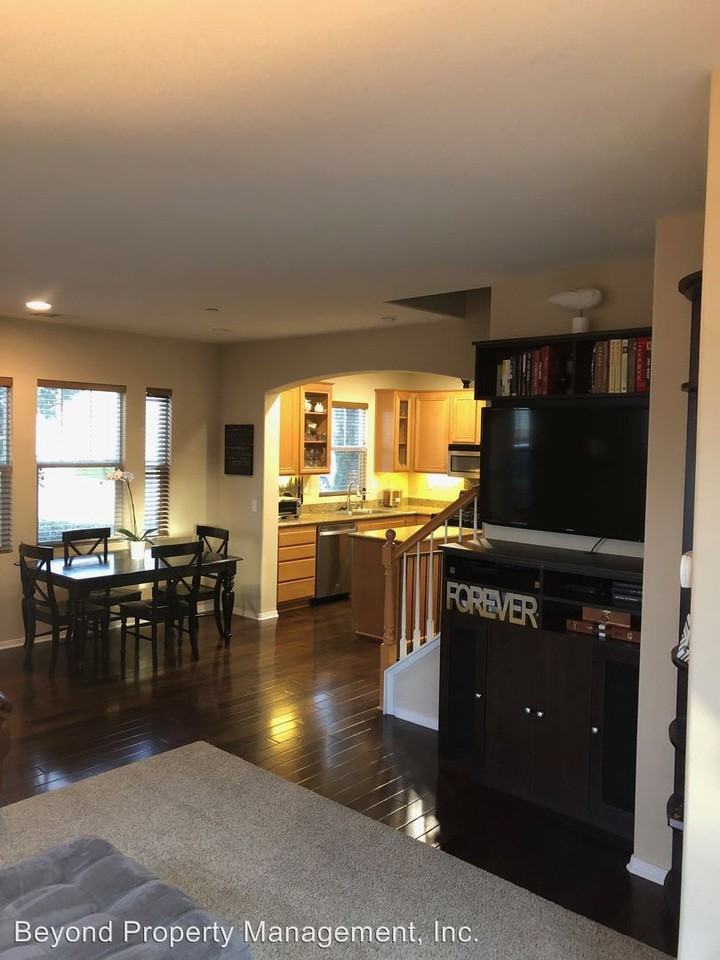 1499 Mosaic Glen - Photo 2 of 10