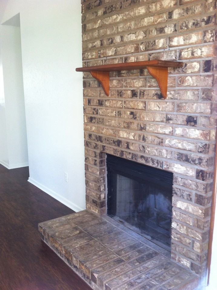 1714 Iris Circle - Photo 3 of 7