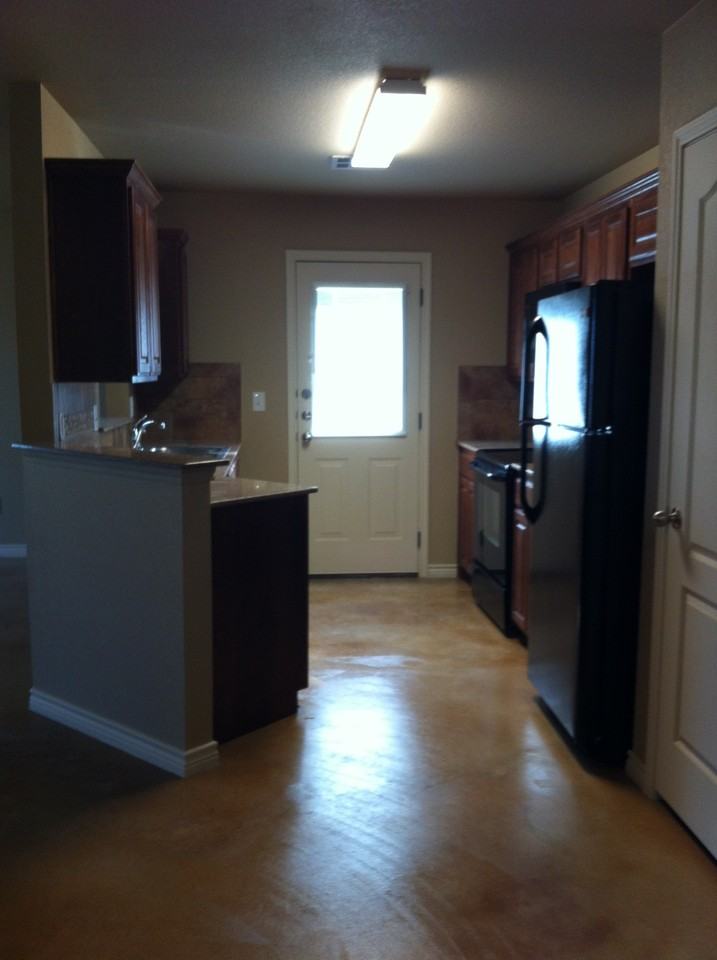 779 East Ridge - Photo 2 of 5