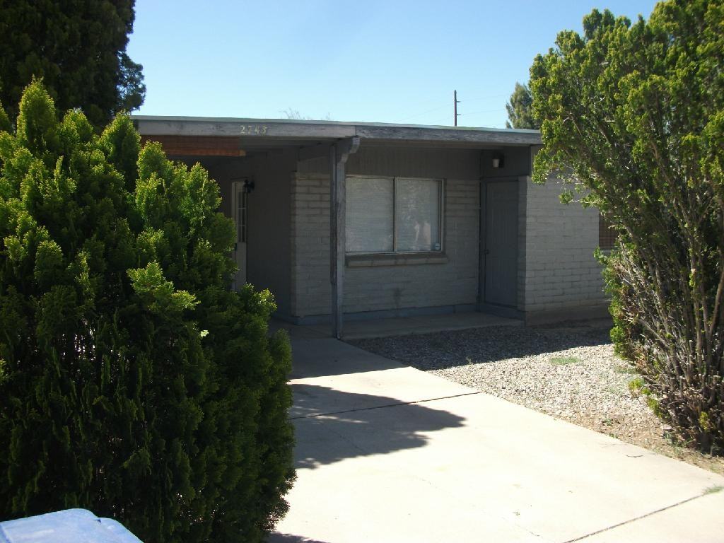 2743 N Orchard Ave - Photo 2 of 30