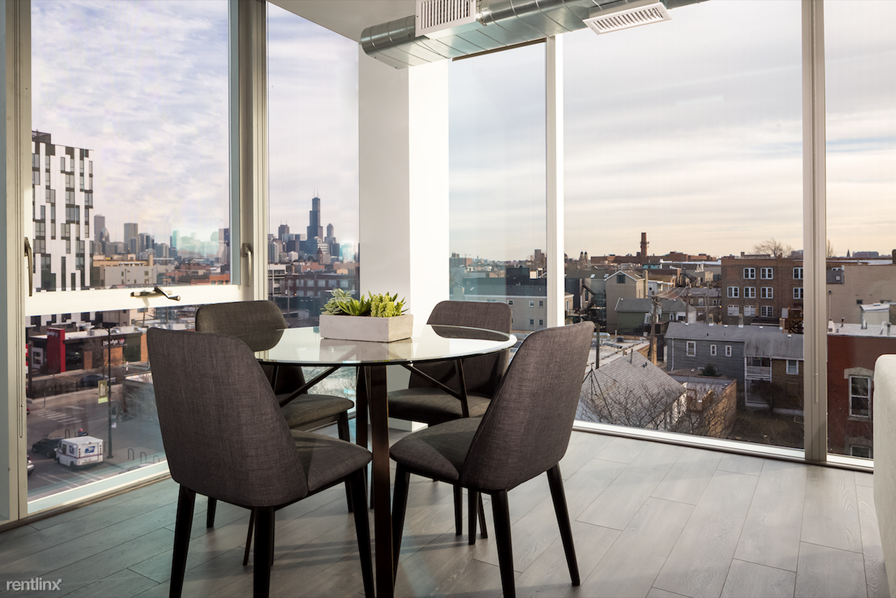 Centrum Wicker Park - Photo 3 of 14