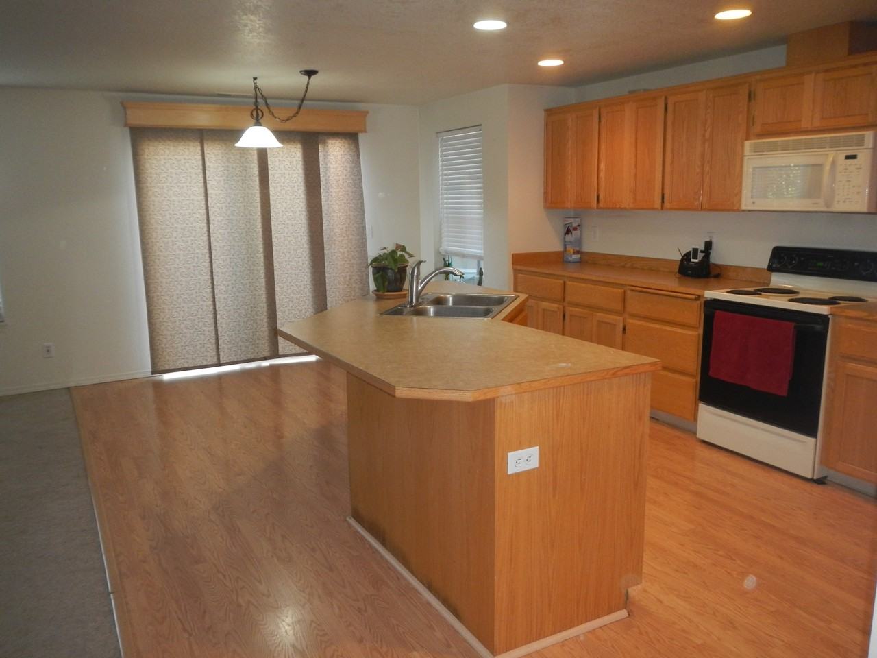 705 Toliver Dr - Photo 2 of 11