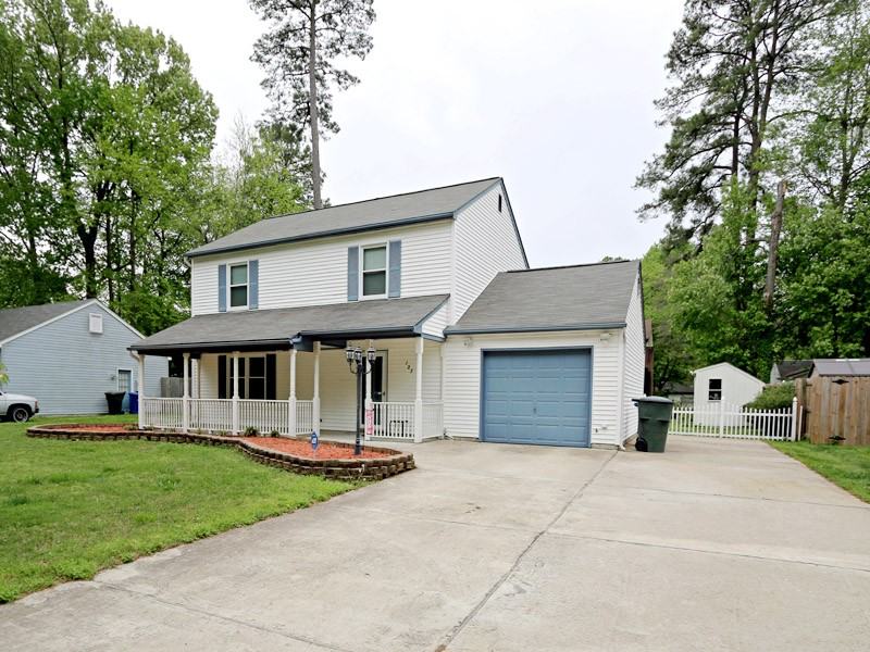 127 Elaine Dr - Photo 2 of 16