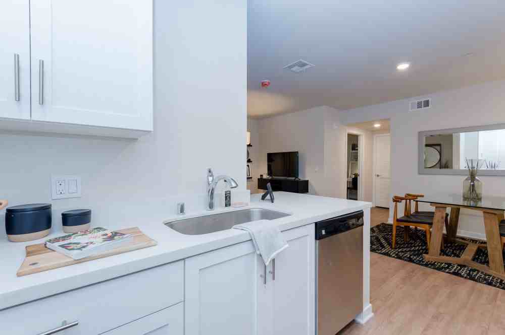 IMT 5700 - Photo 2 of 37