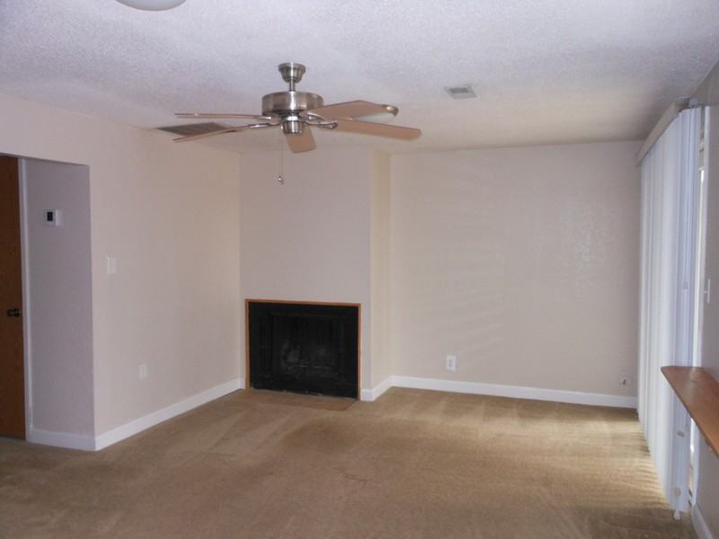 101 Sandridge Dr - Photo 3 of 9