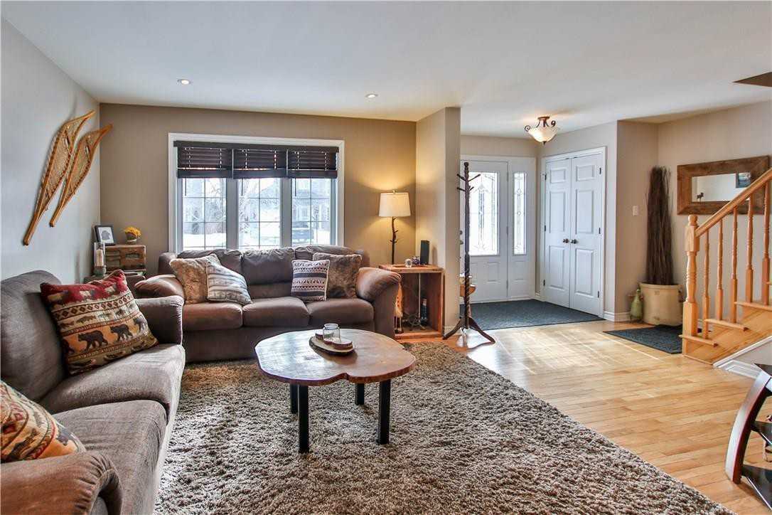 39 St Viateur Crescent - Photo 3 of 20