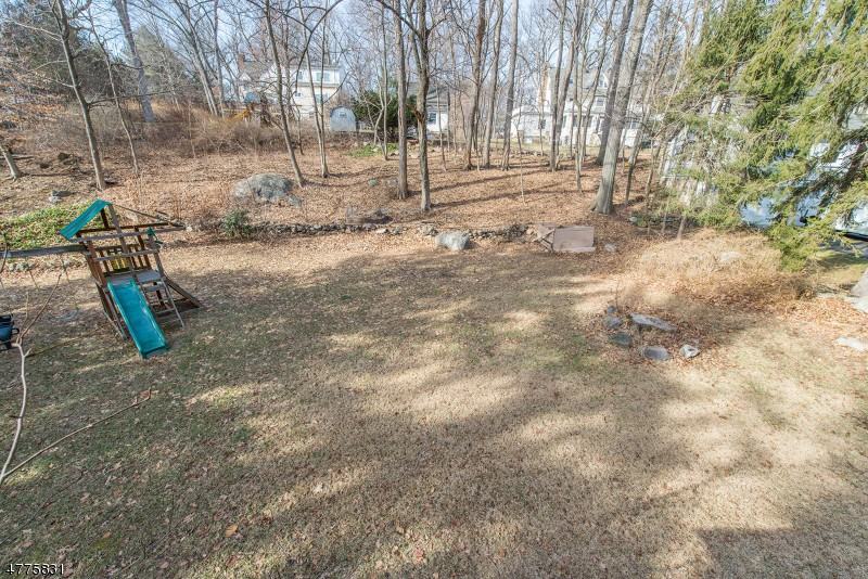 11 Laurel Hill Rd - Photo 3 of 15