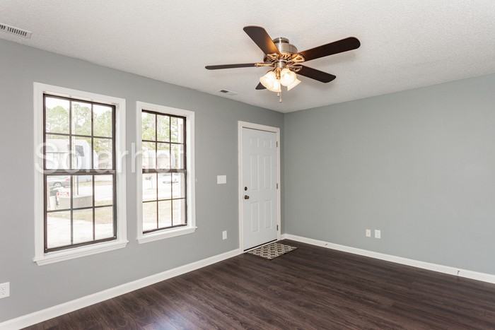 2809 Ferret Ct - Photo 3 of 24