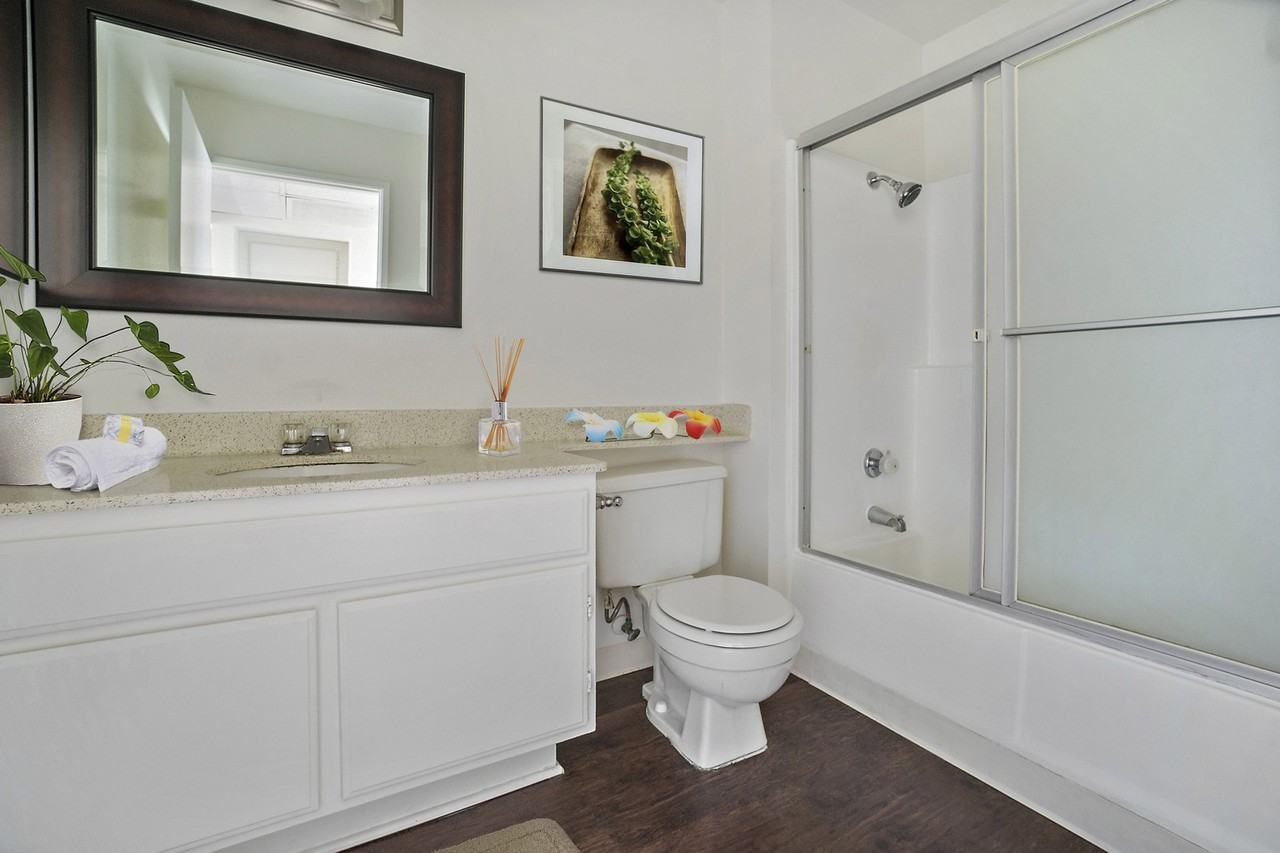 The Woodside Apartments - Photo 4 of 30