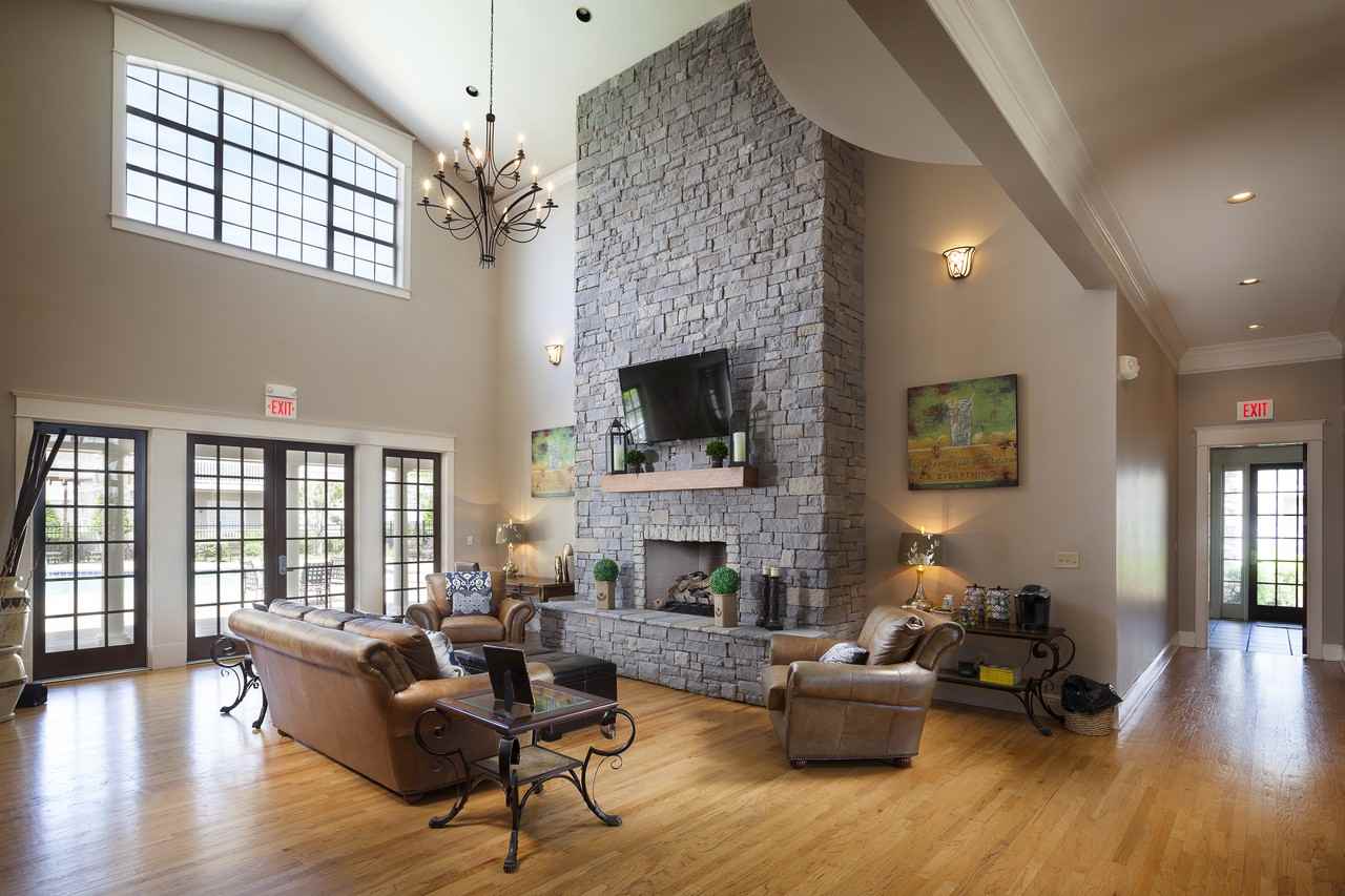 2600 2600 Chandler Drive - Photo 3 of 8